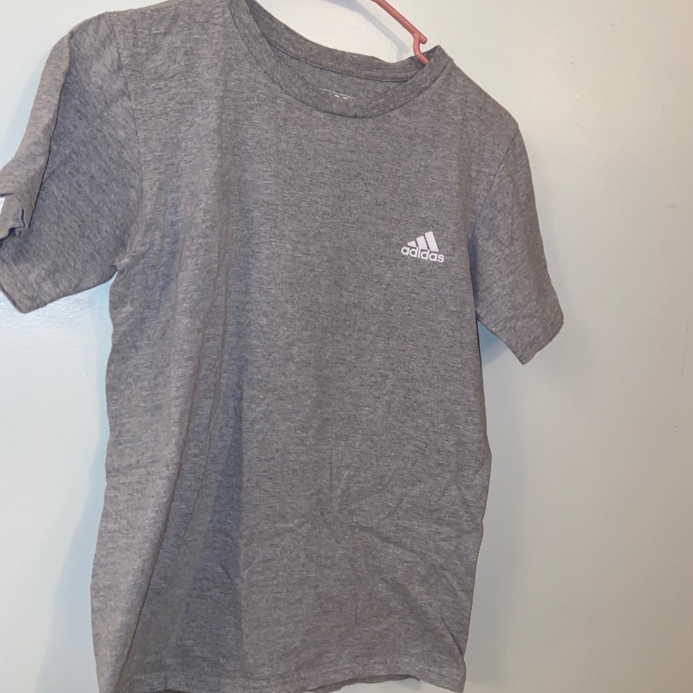 Grey tee